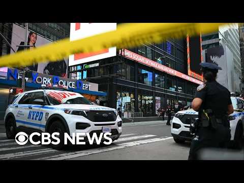 One victim, suspect dead after Times Square stabbing