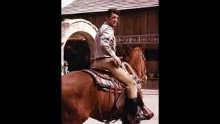 Dean Martin - It Keeps Right On A-Hurtin&#39;
