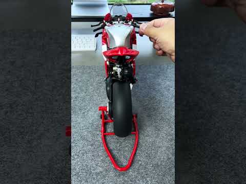 1:6 ducati V4R model