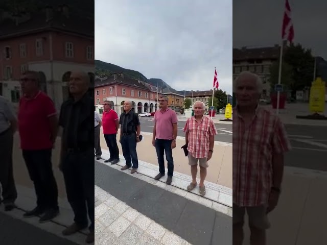 Vidéo Commémoration mobilisation générale de 1914 au monument aux morts de la ville de Cluses id:vQUVFpBIFUA