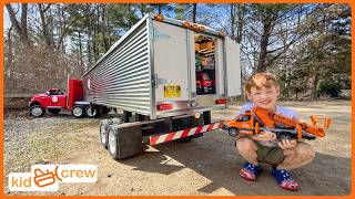 Download lagu Delivering toy trucks with kids ride on semi truck and trailer. Educational | Kid Crew mp3