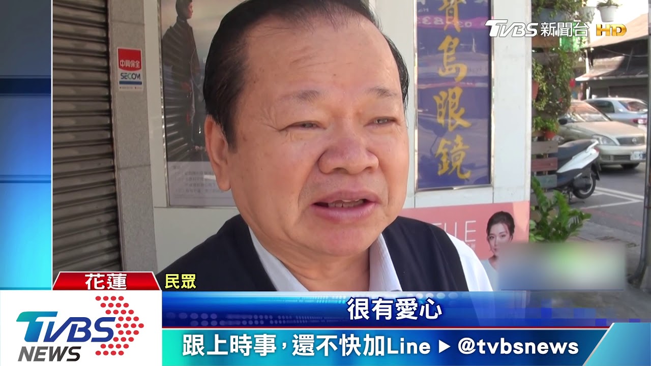東西掉了!貨車門沒鎖 「豆腐」散落馬路