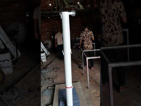 Tennis pole
