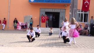preview picture of video 'Yenice İlköğretim  Okulu 2-A Sınıfı 23 Nisan Dans Gösterisi (Aşkım Baksana Bana)'