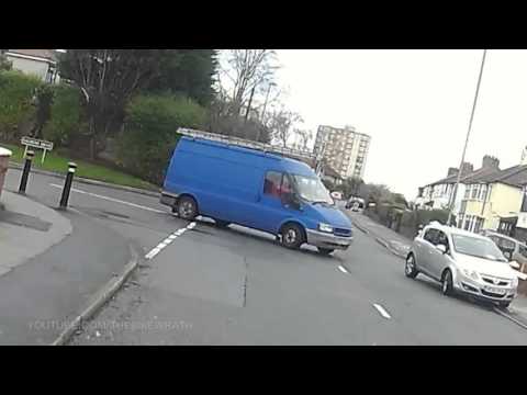 Near Miss. SMIDSY or Parallel pull-out?