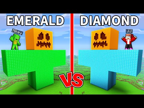 JJ and Mikey: EMERALD vs DIAMOND Giant Golem Battle - Minecraft Maizen