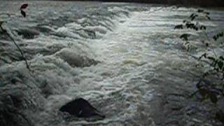 preview picture of video 'The Roaring French Broad River'