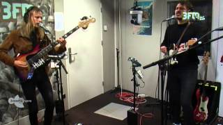 Go Back To The Zoo - Head Up High , Live @ 3voor12 Radio