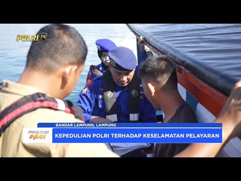 PERSONEL DITPOLAIRUD POLDA LAMPUNG GELAR BERSIH PANTAI DI PERAIRAN RANGAI