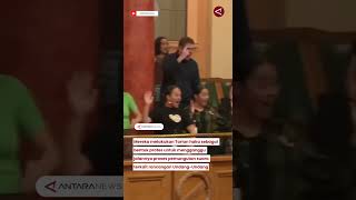 Download lagu New Zealand Maori MPs perform Haka during session mp3