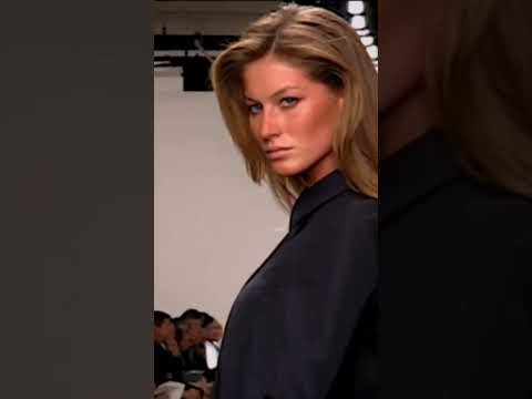Gisele Bundchen runway walk at Calvin Klein fall-winter 2000 fashion show