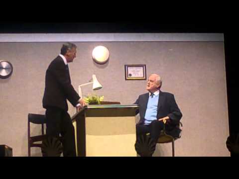 Monty Python Live. Argument sketch clip.