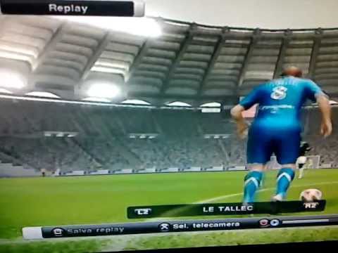 Gol spettacolare da centrocampo di Anthony Le Tallec