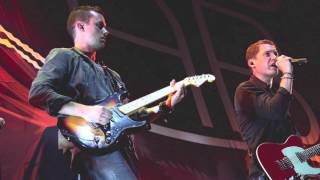 Cris Cab- Rihanna&#39;s Gun Live in Paris