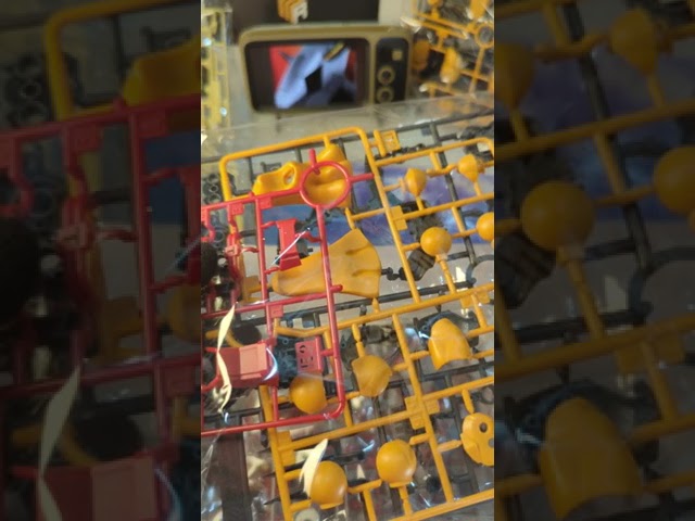 فيقر تجميع وتركيب جلمودوار قريمون.