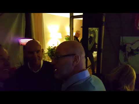 Teammanager R V &A V Sparta viert feest na winst op VDL