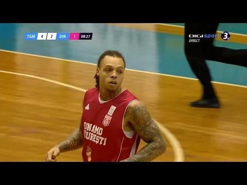 2017.01.08 Deven Mitchell Dunks & Blocks against BC Mures
