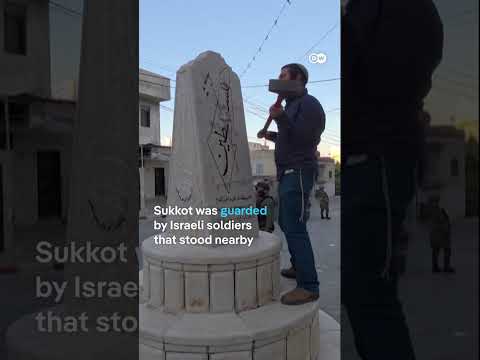 Israeli lawmaker smashes Palestinian memorial