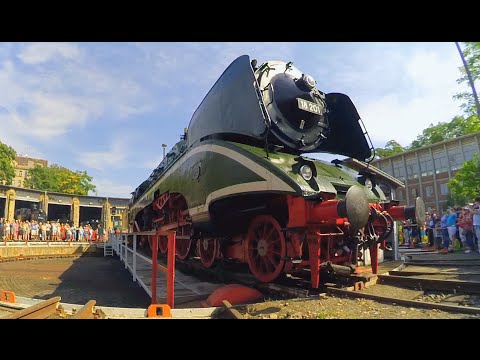 18 201 schnellste Dampflok der Welt beim Öl brennen!