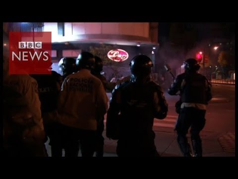 Battles in the streets of Caracas - BBC News