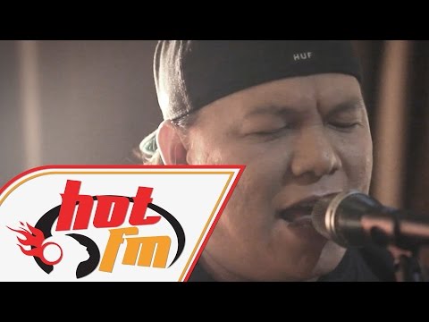 RONNIE & BLACK - Takkan Terpisah x Dikoyak Waktu #MashupHotFM
