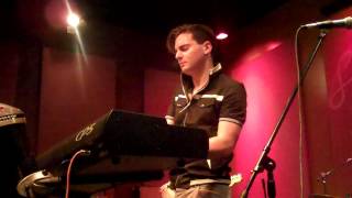 Jonathan Fritzen performs Nostalgic Live at Spaghettinis