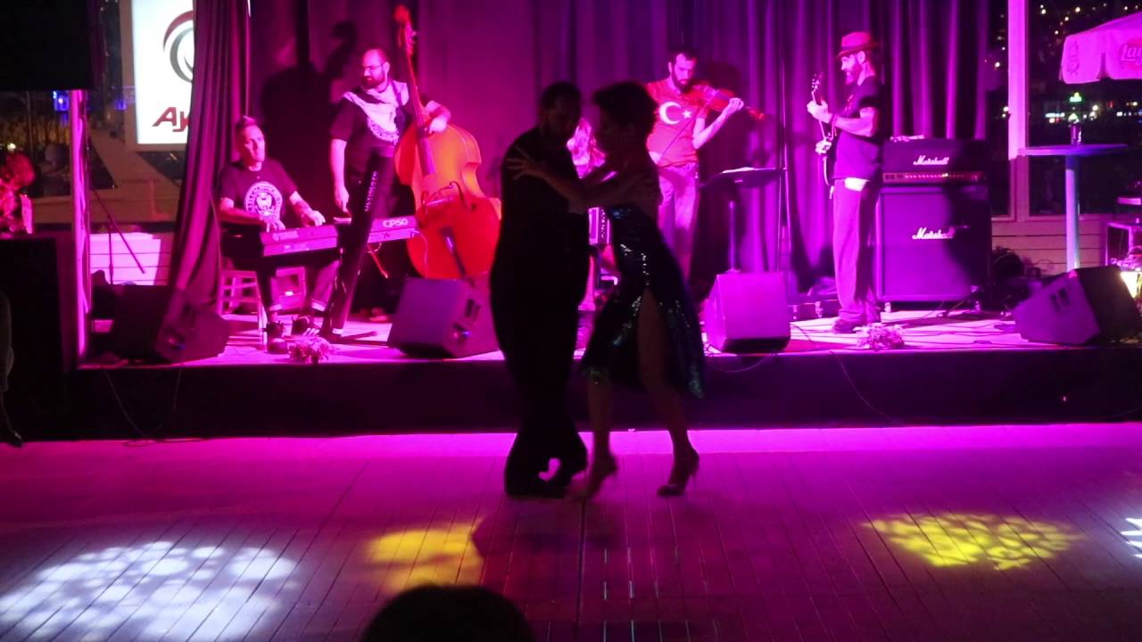 ILGIN TETİKCAN & DOĞAÇ ÖZEN EL CACHIVACHE BODRUM 1/2 INSPIRACION