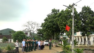Ban chỉ huy Quân sự thành phố tổ chức bàn giao công trình Thắp sáng đường quê tại thôn Sòng Vặn xã Quang Sơn