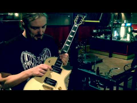 Kamaesittely - Tuomo