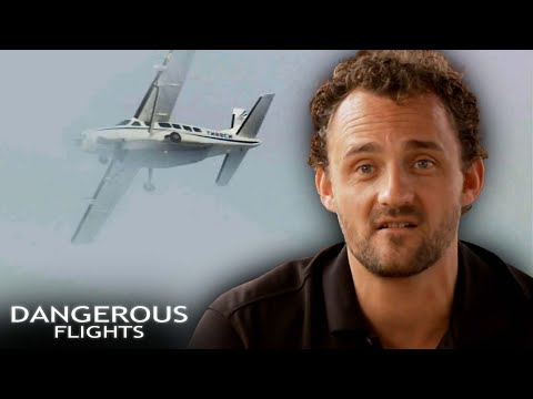 Taking On The World's SHORTEST AND LONGEST Runway! | Dangerous Flights | Mayday: Air Disaster