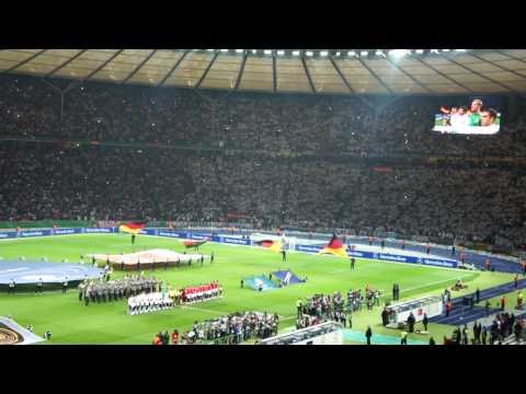 Deutschland vs- Türkei - Die Nationalhymnen 2010-10-08 Berlin [HD]