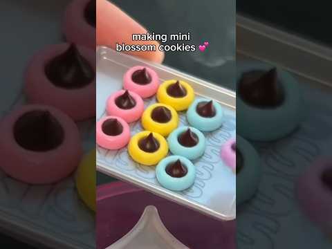 making blossom cookies 🍪 #miniverse #hersheys #kisses