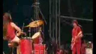 The White Stripes - Astro, Jack The Ripper. Glastonbury 2002. 10/16