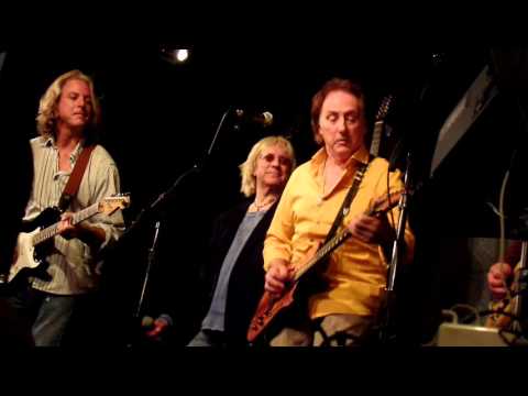 Denny Laine Mamunia, No Words, Helen Wheels Wings Band On The Run Live