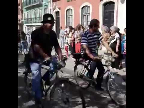 As bicicletas antigas do Campo no centro das Caldas da Rainha