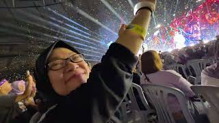 Download lagu Standing In The Eyes Of The World- Ella | Majlis Tertinggi RockQueen Ella 2026 mp3
