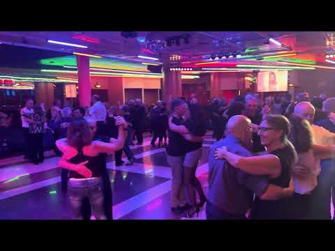 Orchestra DAVIDE SALVI - I CAVALLI SONO STANCHI valzer per orchestra. Musica di Tiberio Marani.