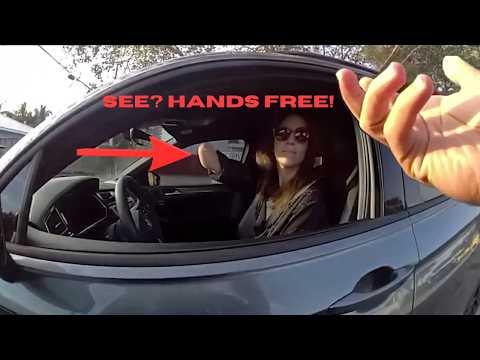 Palm Beach Deputy Thinks You Don't Need HANDS To Text and Drive!