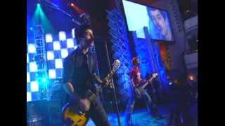 Green Day Performs &quot;Teenage Lobotomy,&quot; &quot;Rockaway Beach&quot; and &quot;Blitzkrieg Bop&quot; in 2002