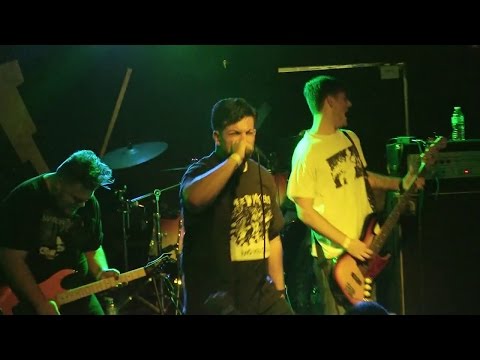 [hate5six] Caught In A Crowd - November 15, 2014 Video