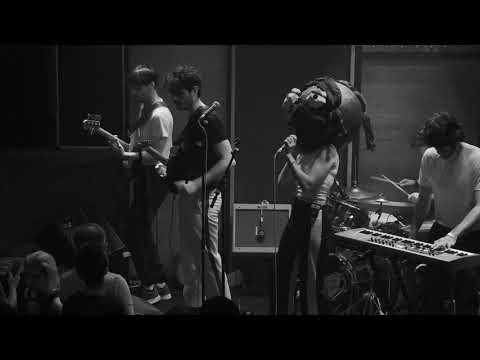 Lou de la Falaise - Je suis cool 😎 12.07.2022