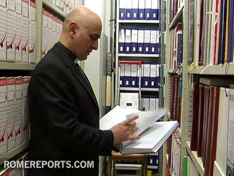 Thousands of John Paul II's belongings on display in Rome