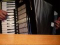 Czerwone Jabuszko on accordion 