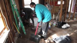 preview picture of video 'Volunteers clean up home in New Dorp Beach Staten Island'