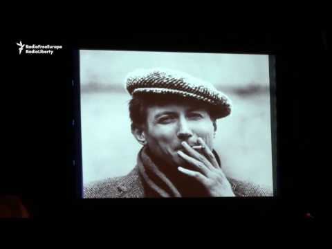 Mourners Pay Last Respects To Russian Poet Yevtushenko