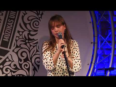 Madara Murņikova - Pāri jumtiem (BILDES 2017)