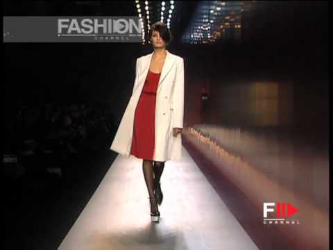 "Salvatore Ferragamo" Autumn Winter 2001 2002 Milano 1 of 4 pret a porter by FashionChannel.mov