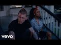Videoklip Machine Gun Kelly - A Little More (ft. Victoria Monet)  s textom piesne