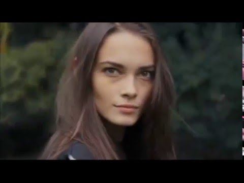 ALBERTO CORTEZ Te llegará una rosa. Por Joan Mora.