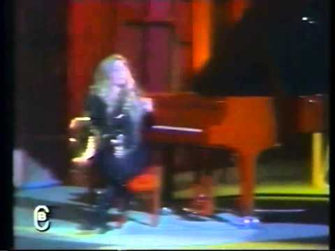 Lynn Carey - Performing "Jumpin At The Woodside" in Russia